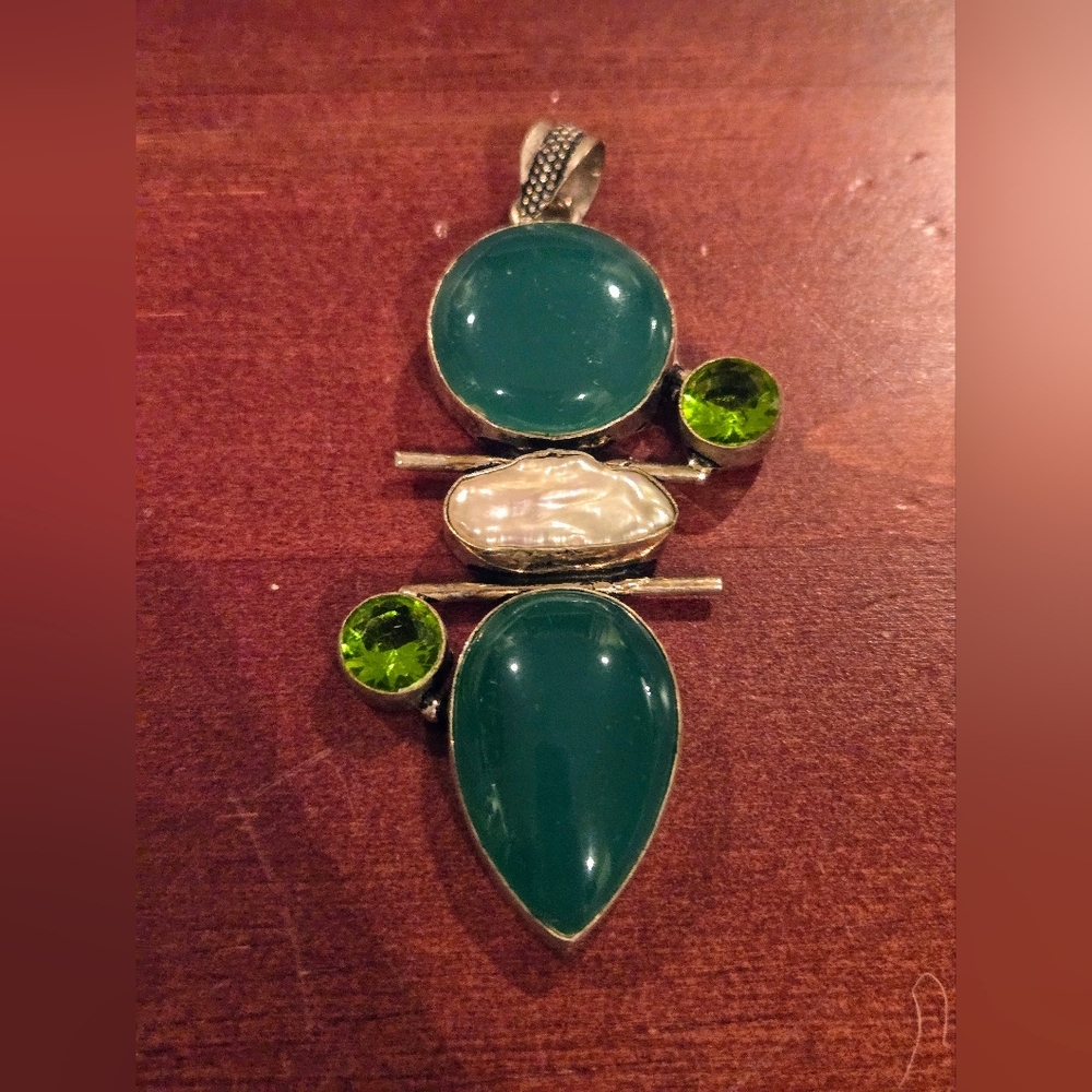 Vintage Artisan Sterling Silver Green Chalcedony Peridot Pearl Pendant